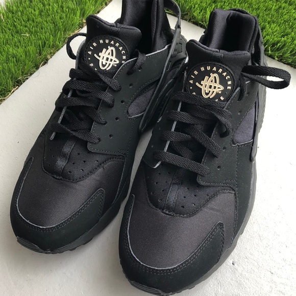 Nike Other - Men’s Nike Air Huaraches all black